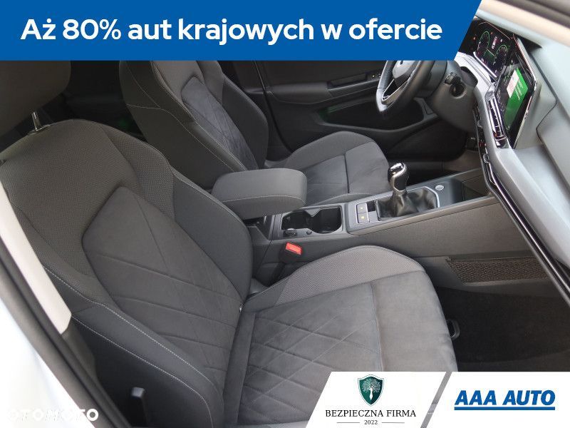 Volkswagen Golf - 10