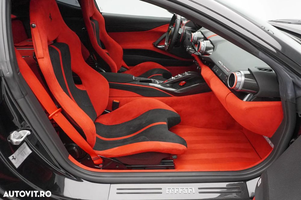 Ferrari 812 - 16
