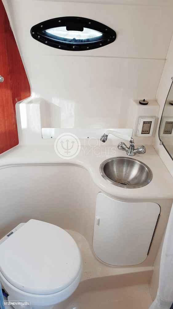 Regal 2665 Commodore - 25