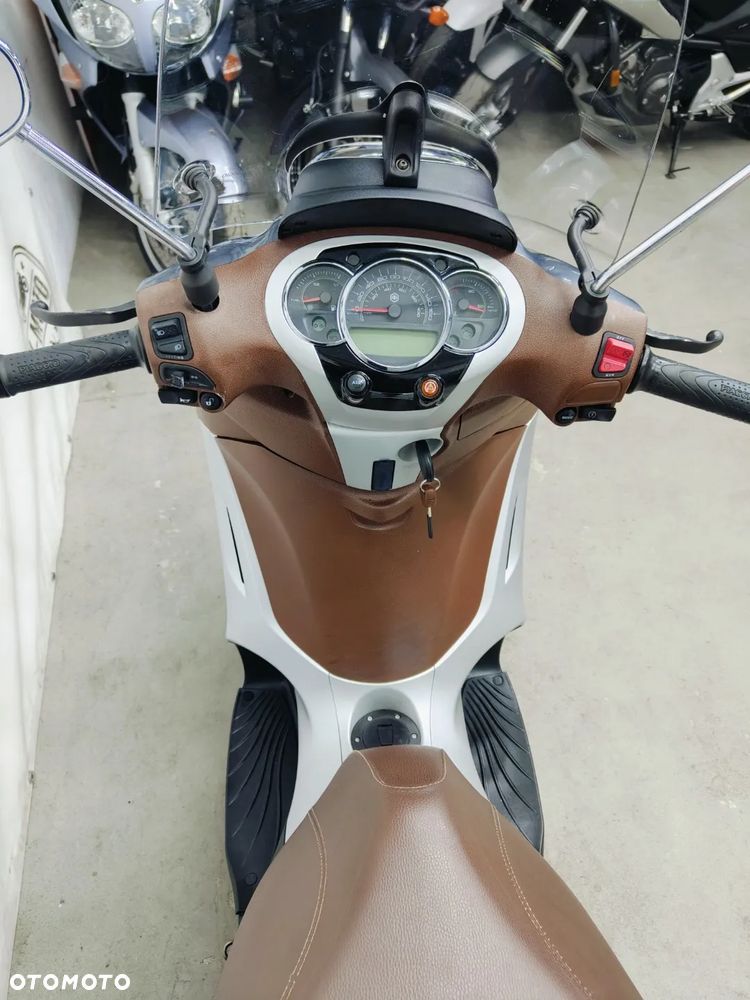 Piaggio Beverly - 12