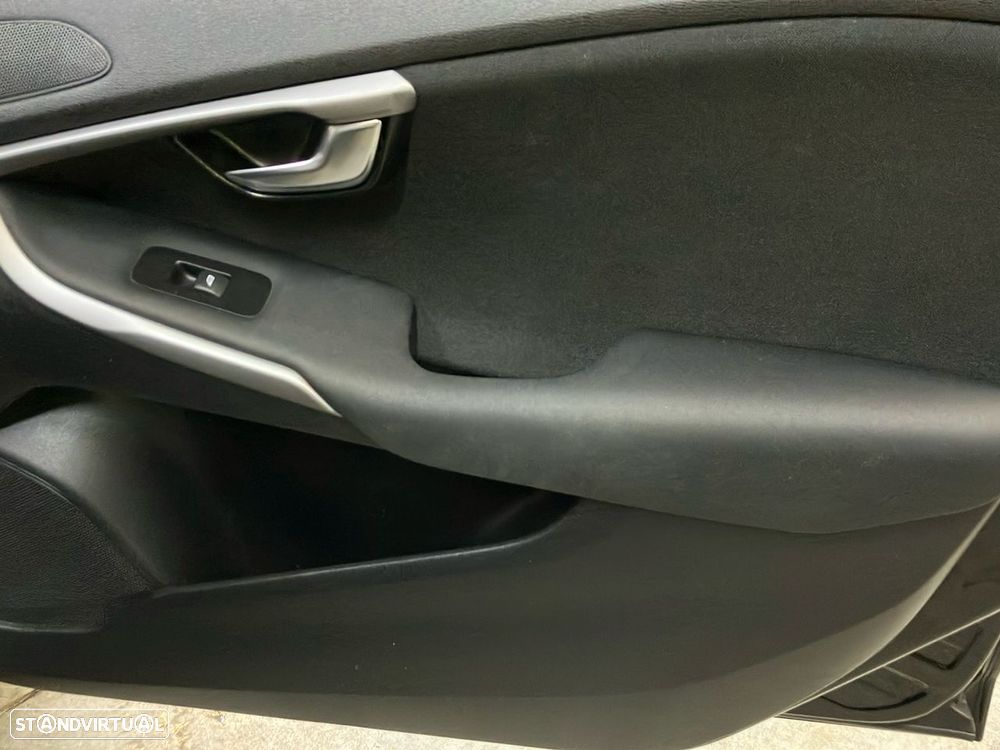 Volvo V40 2.0 D2 Kinetic - 22