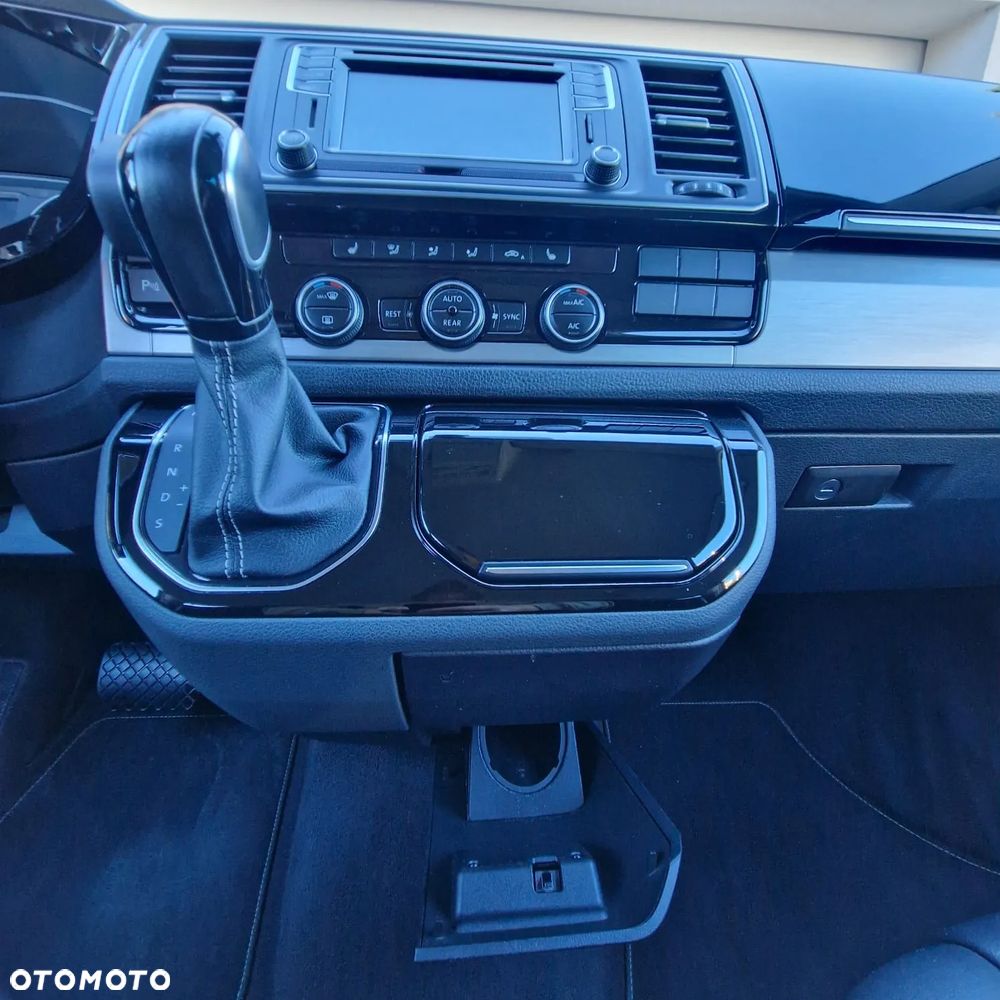 Volkswagen Multivan - 9