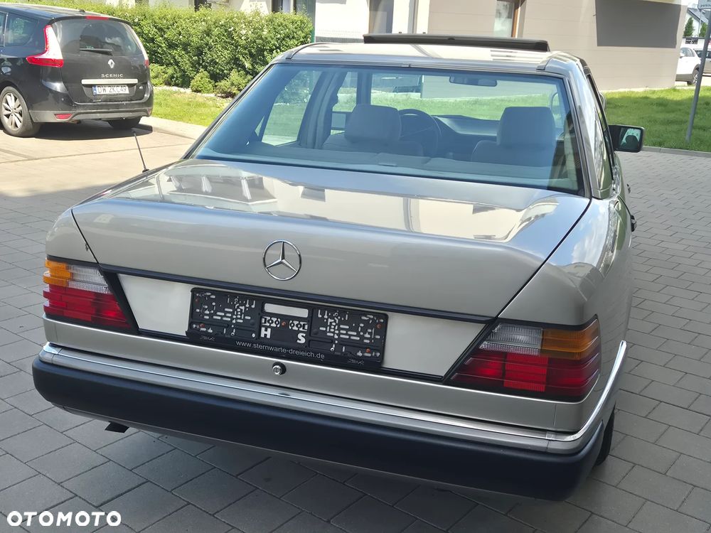 Mercedes-Benz W124 (1984-1993) - 38