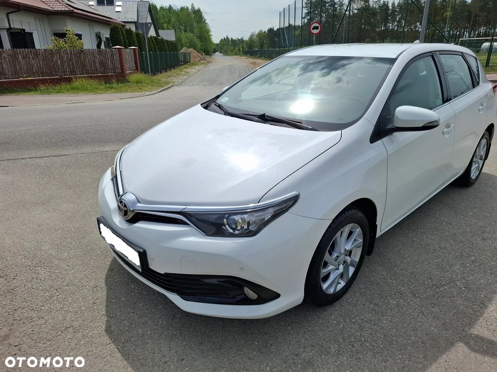 Toyota Auris 1.6 Premium - 3