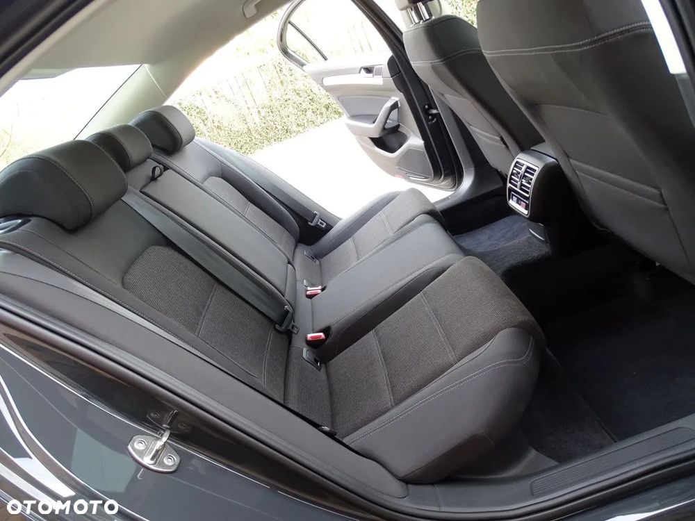 Volkswagen Passat 2.0 TDI BMT Comfortline - 25