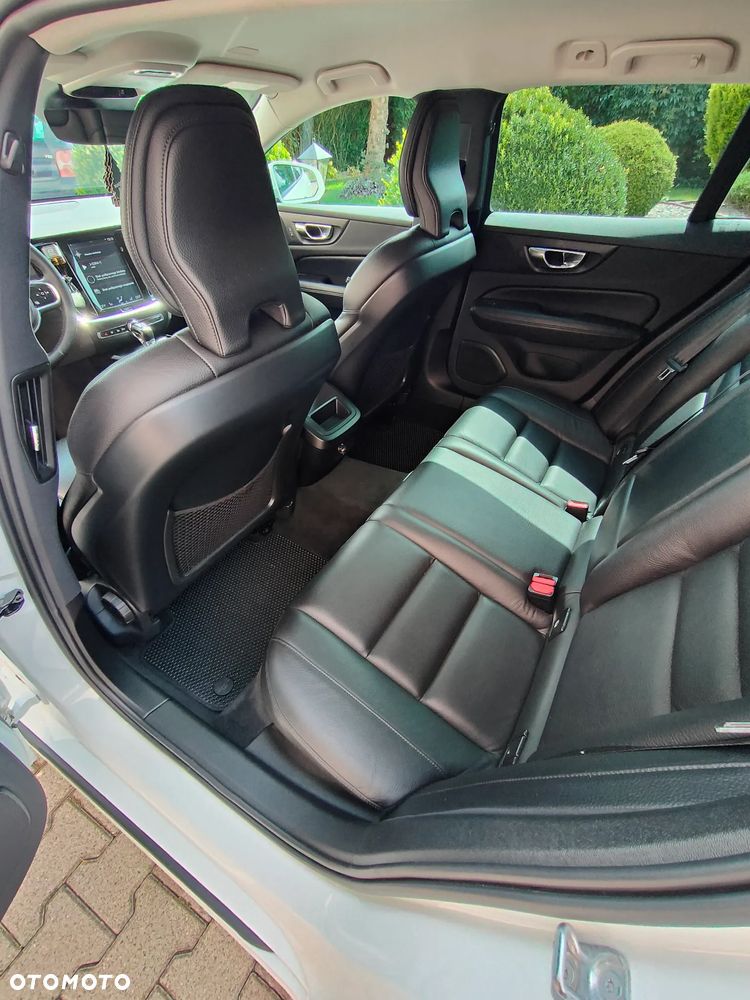Volvo V60 D4 Geartronic Momentum Pro - 11