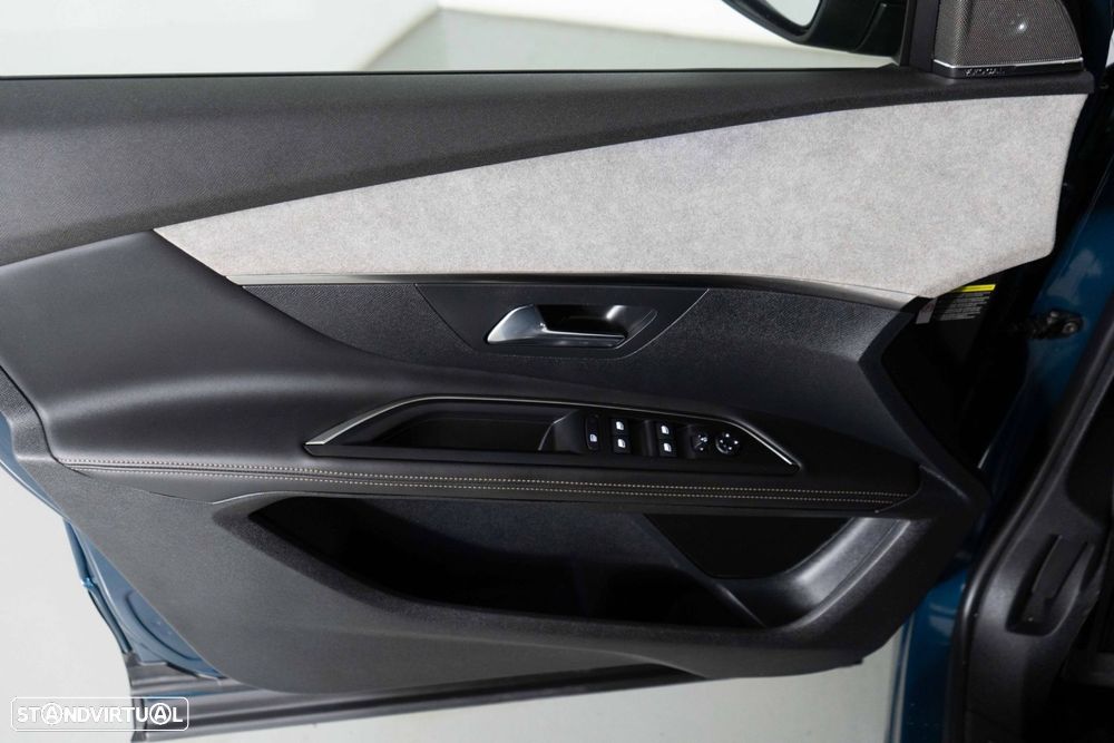 Peugeot 5008 1.2 Hybrid GT e-DCS6 - 24