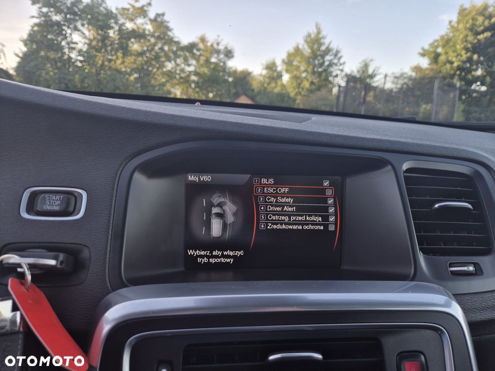 Volvo V60 D6 AWD Plug-in Hybrid Summum - 2