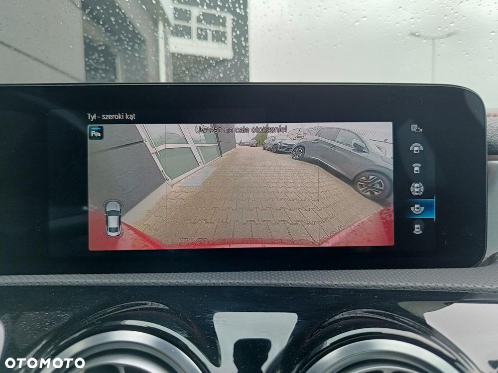 Mercedes-Benz CLA 220 4-Matic 7G-DCT - 32