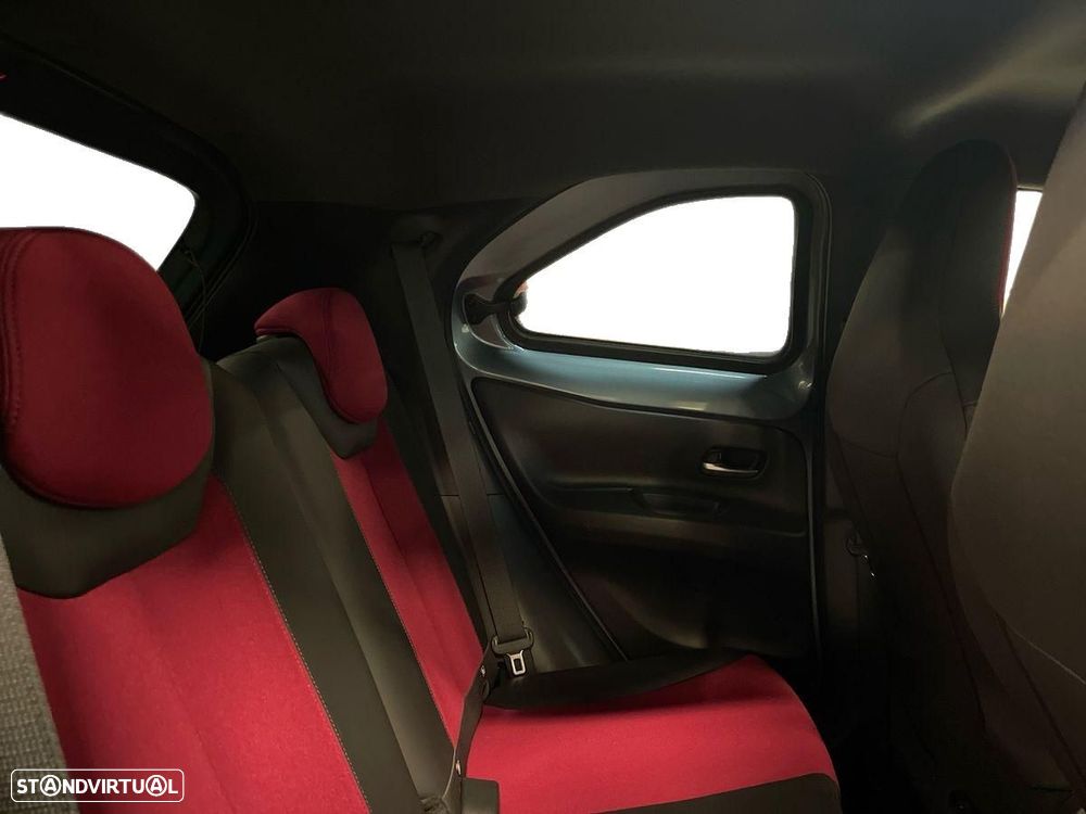 Toyota Aygo X 1.0 Undercover - 13