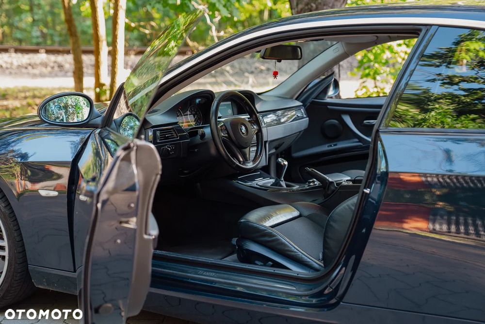 BMW Seria 3 325i - 16