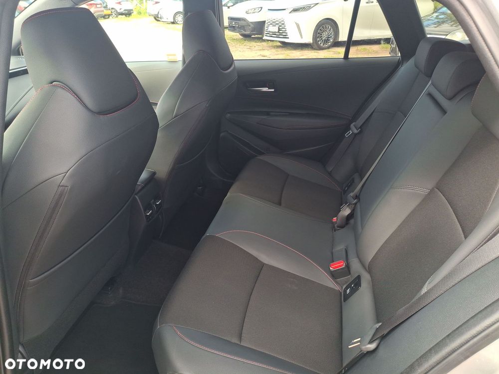 Toyota Corolla 2.0 Hybrid GR Sport Dynamic - 10