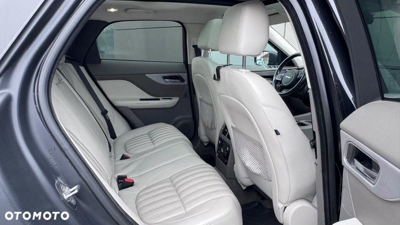 Jaguar F-Pace 30d AWD Prestige - 8