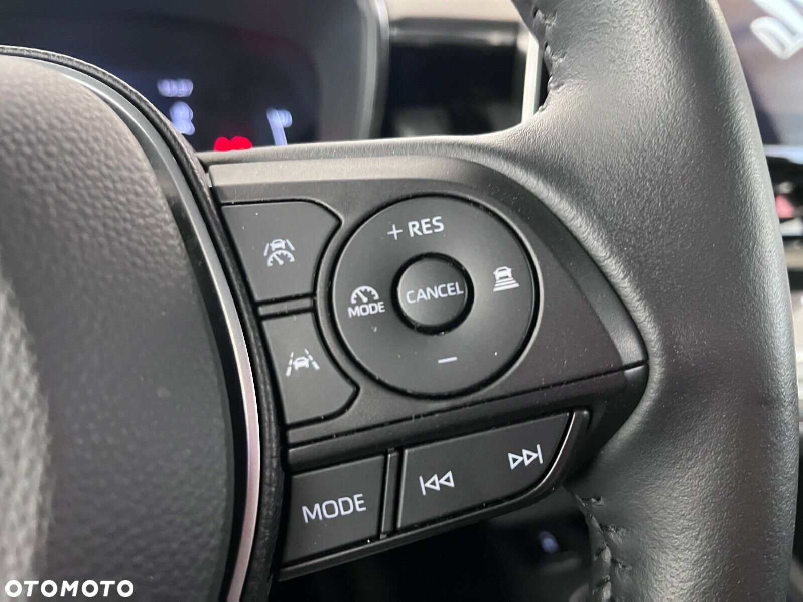 Suzuki Swace 1.8 Hybrid Premium Plus CVT - 22