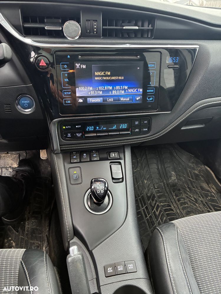 Toyota Auris 1.8 L VVT-i Sol + - 13