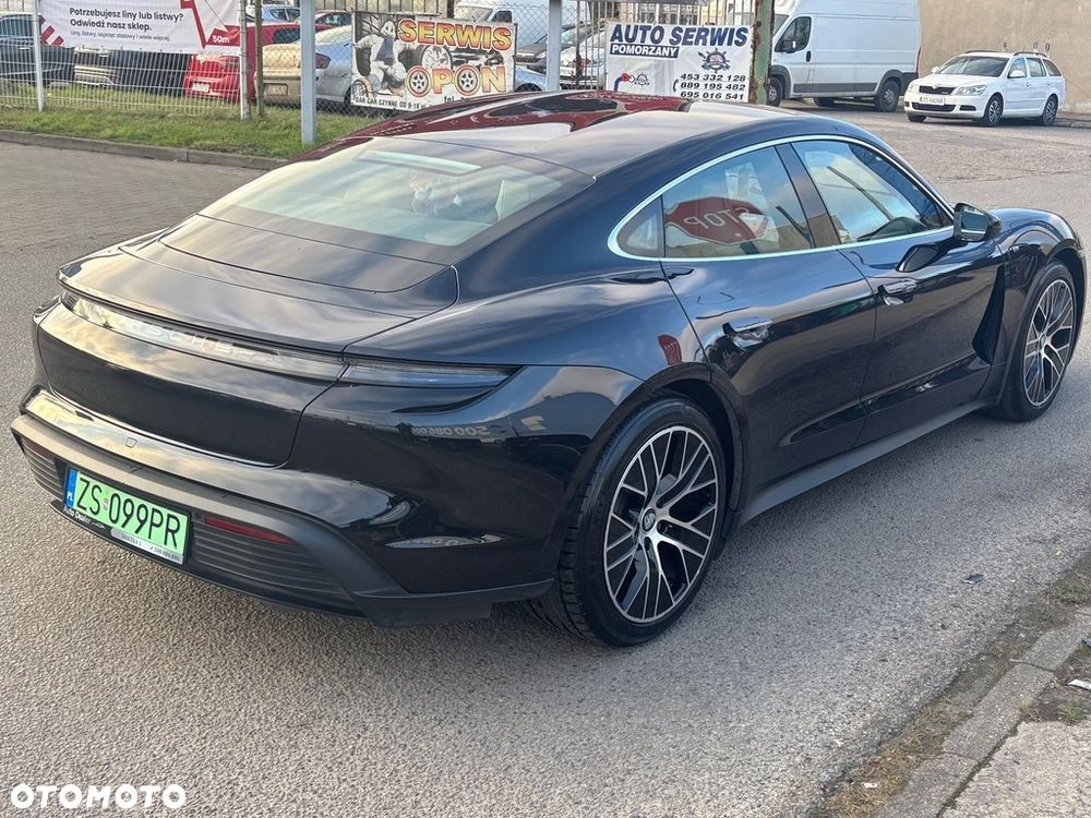 Porsche Taycan - 8
