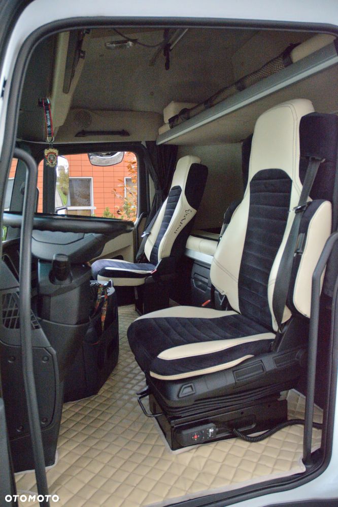 Mercedes-Benz Actros - 10