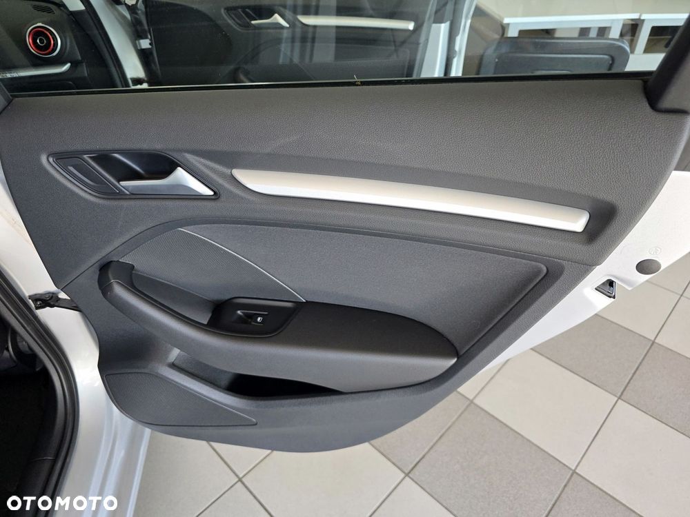 Audi A3 Sportback 1.4 TFSI Attraction - 13