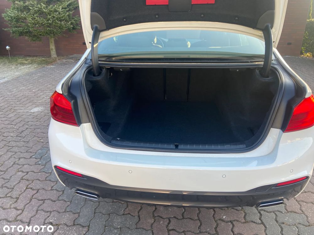 BMW Seria 5 520d xDrive - 9