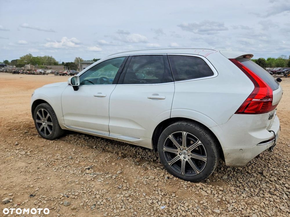 Volvo XC 60 T5 AWD Geartronic Momentum - 2
