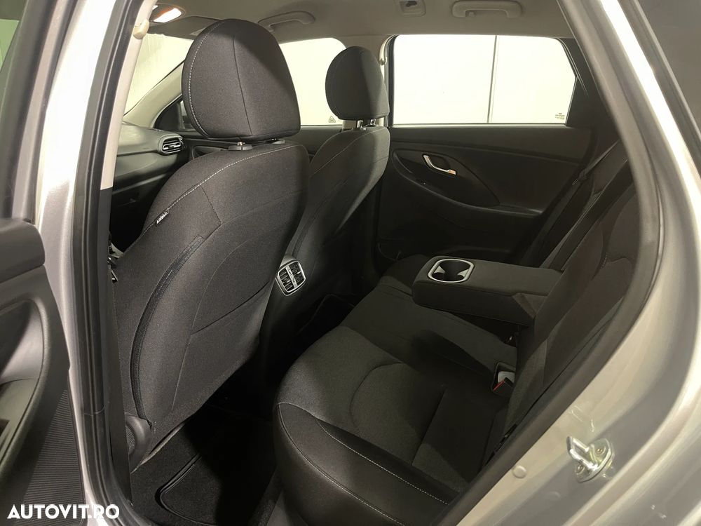 Hyundai i30 1.6 CRDI DCT Select - 12