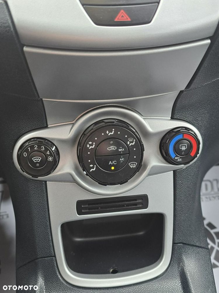 Ford Fiesta - 32