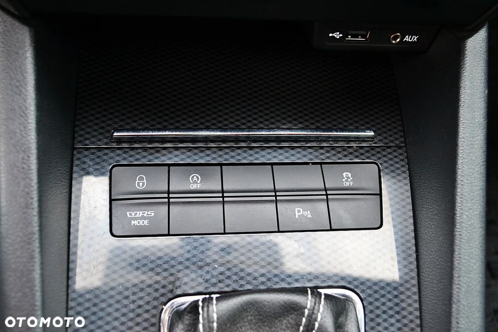 Skoda Octavia 2.0 TDI DSG RS - 33