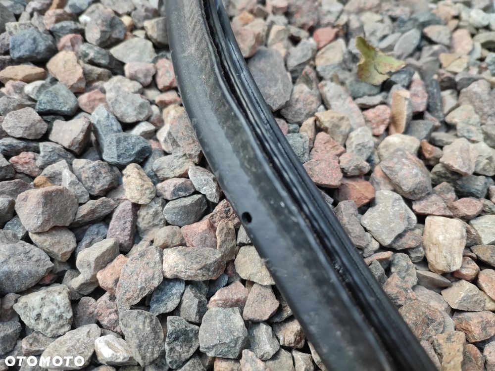 BMW E91 / E91 LCI ORYGINALNE USZCZELKI DRZWI TYŁ LEWA / PRAWA O NR. 51 72 7 247 262 / 51 72 7 164 813 OEM W BARDZO DOBRYM STANIE - 24