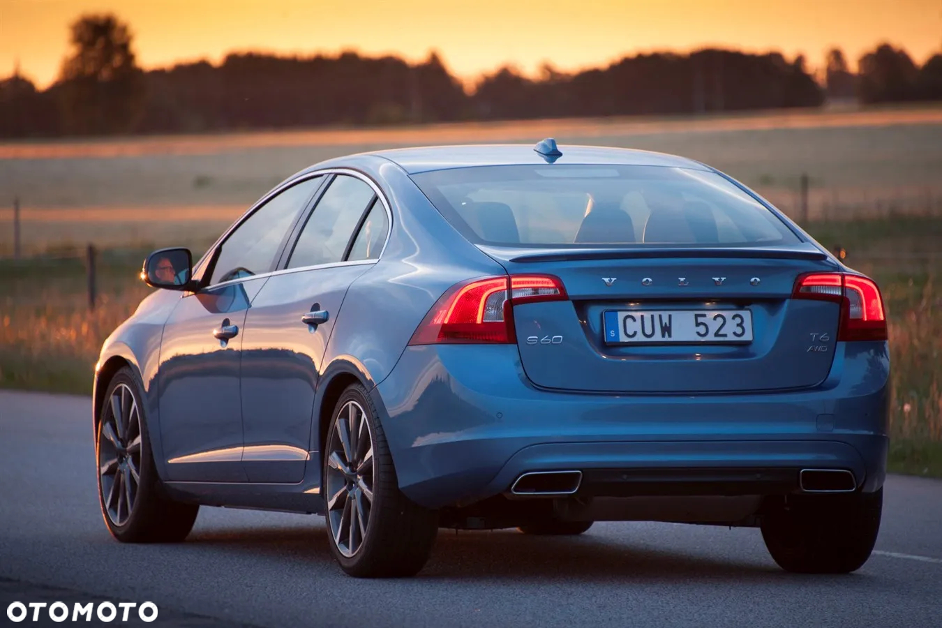 VOLVO S60 2010> R-DESIGN SPOJLER LOTKA NA KLAPĘ PODKŁAD! - 2
