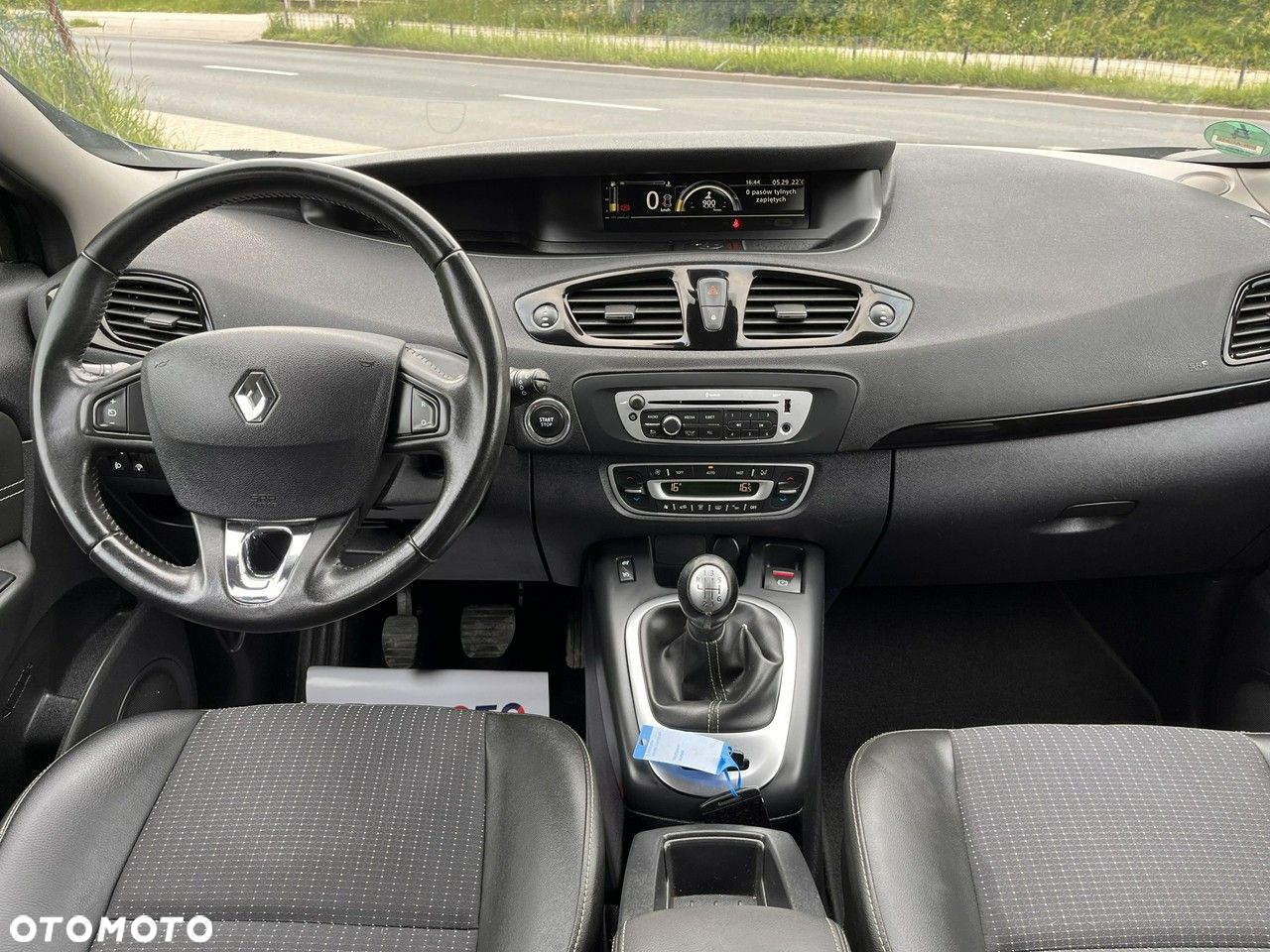 Renault Grand Scenic - 12