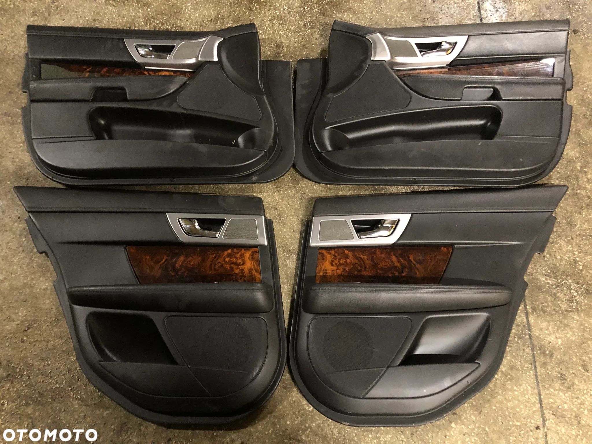 Boczki drzwi komplet czarne Jaguar XF X250 - 1