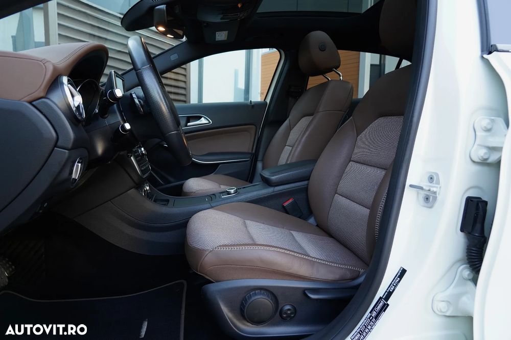 Mercedes-Benz GLA 220 d 7G-DCT AMG Line - 12