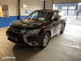 Mitsubishi Outlander 2.0 4WD Plug-In Hybrid Plus - 1