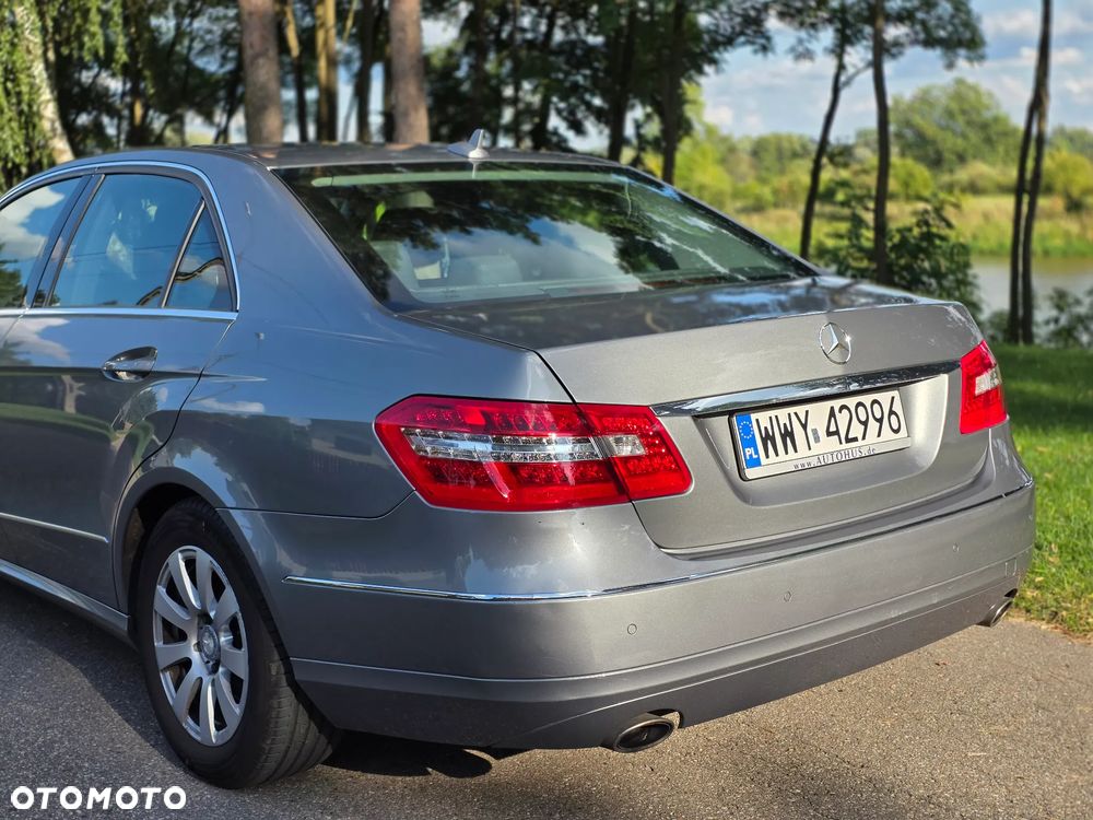 Mercedes-Benz Klasa E 300 CDI DPF BlueEFFICIENCY 7G-TRONIC Avantgarde - 16
