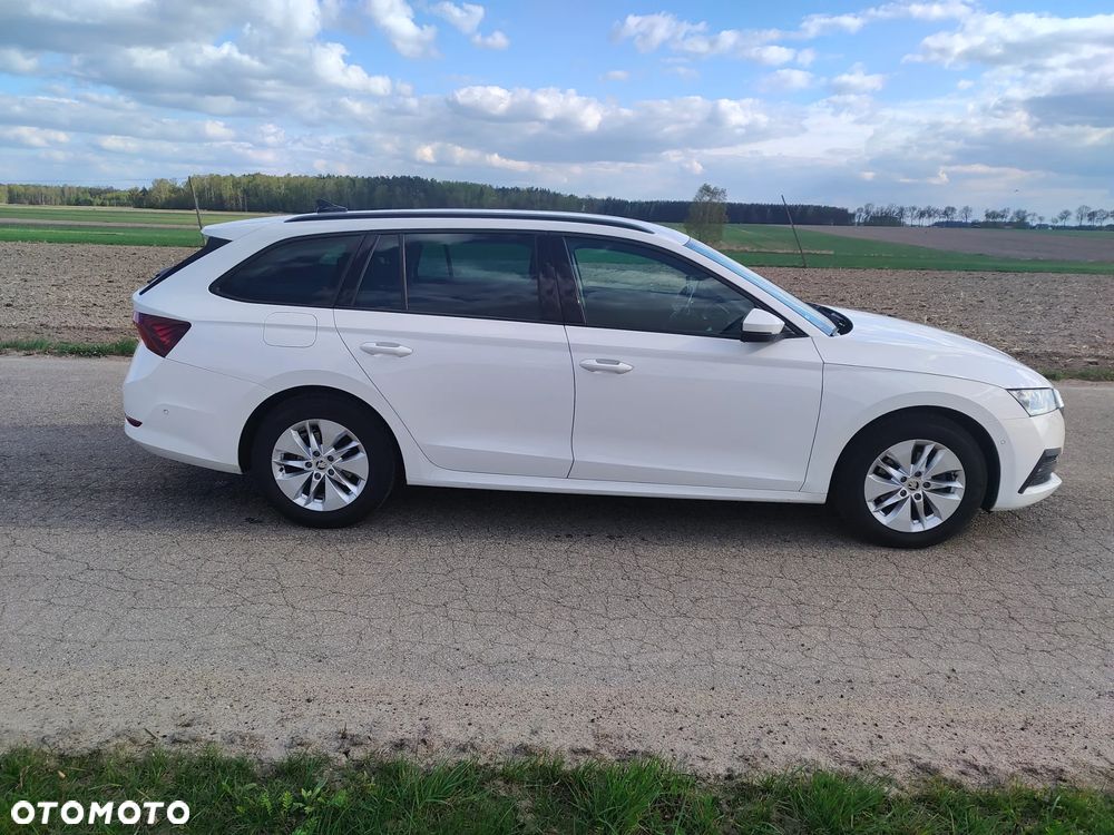 Skoda Octavia 2.0 TDI DSG Style - 3
