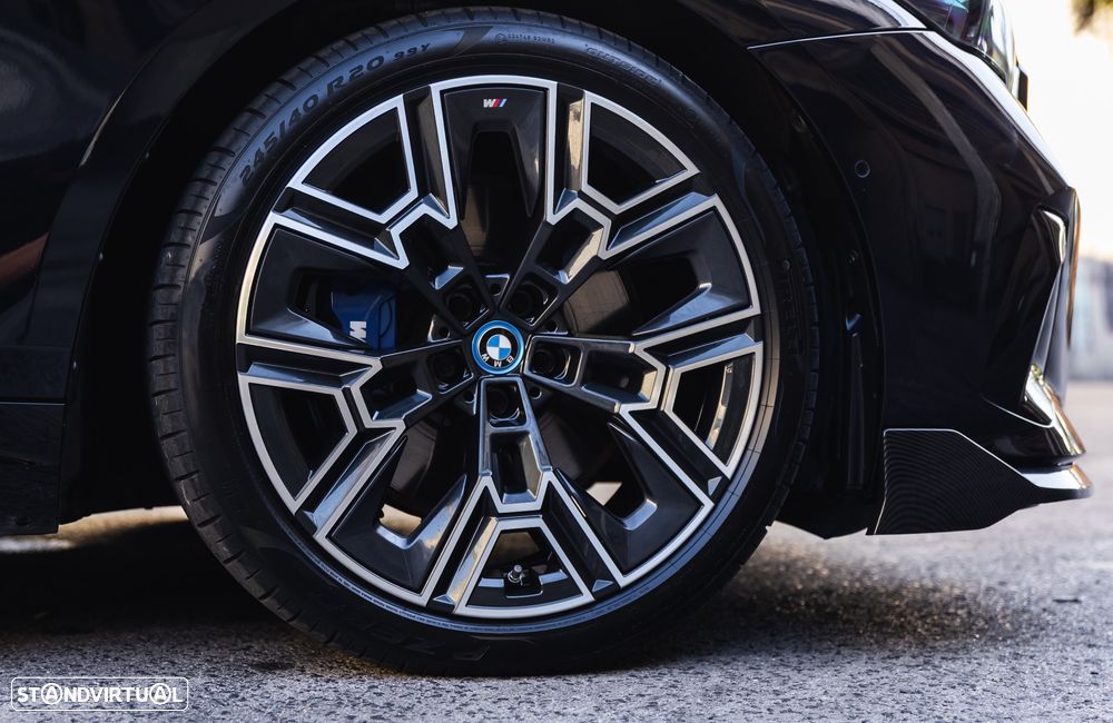 BMW i5 - 6