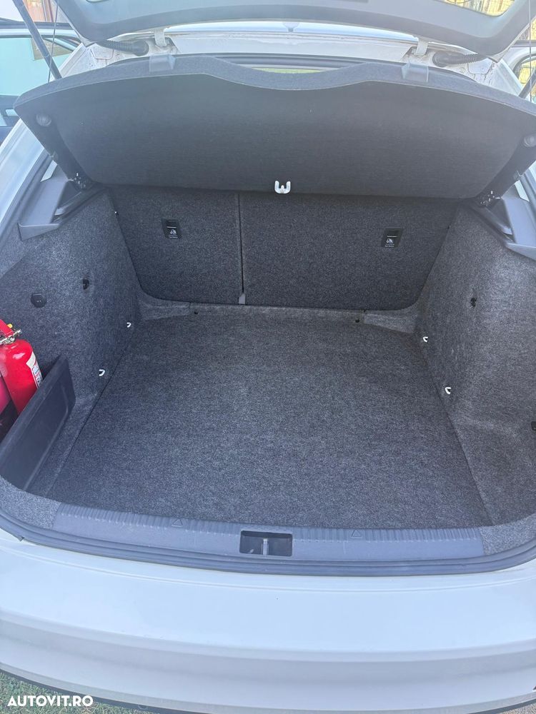 Skoda Octavia 1.6 TDI AMBITION - 9