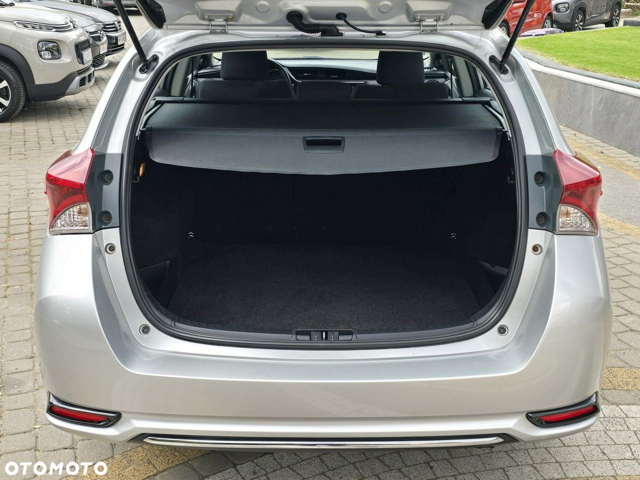 Toyota Auris - 10