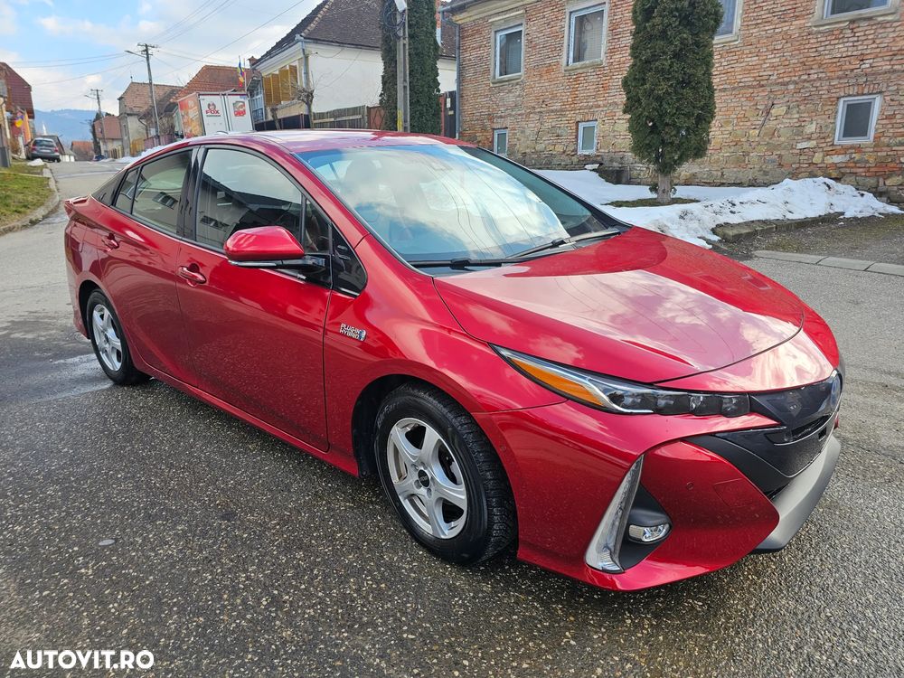 Toyota Prius (Hybrid) Life - 12