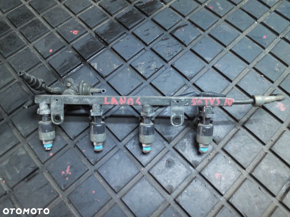 1.5 DAEWOO LANOS LISTWA WTRYSKOWA WTRYSKI WTRYSKIWACZE KOMPLET 4SZT 17121646 - 1
