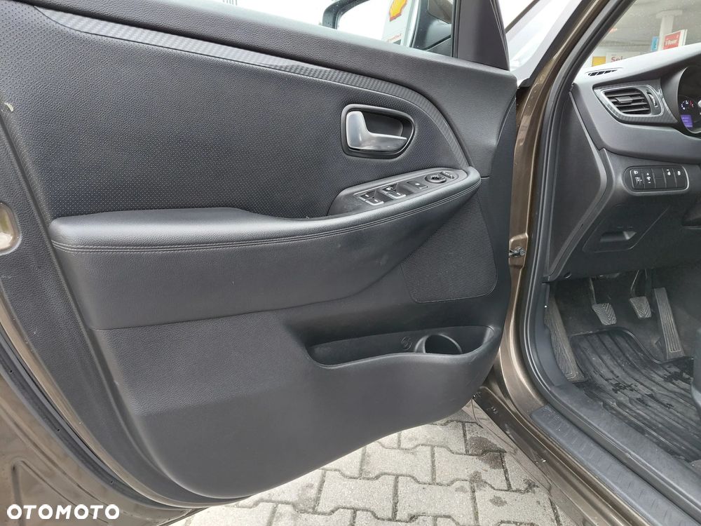 Kia Carens 1.6 GDI Business Line EU6 - 10