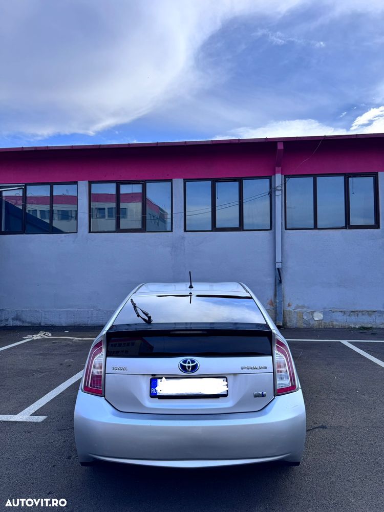 Toyota Prius HSD Sol - 2