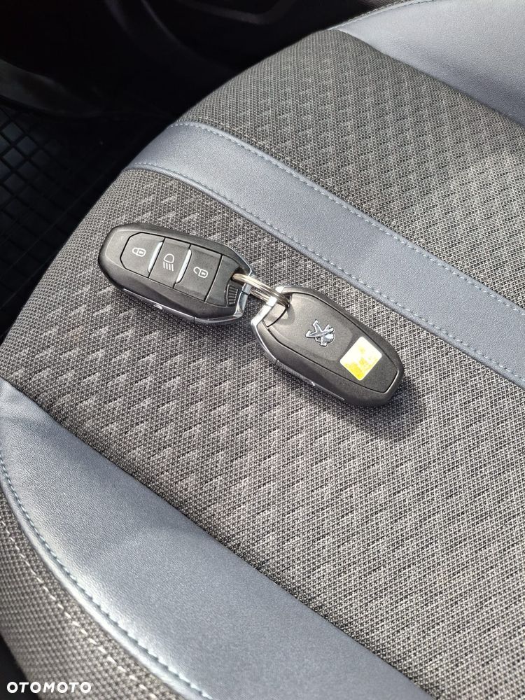 Peugeot 2008 1.2 PureTech Allure Pack S&S - 24