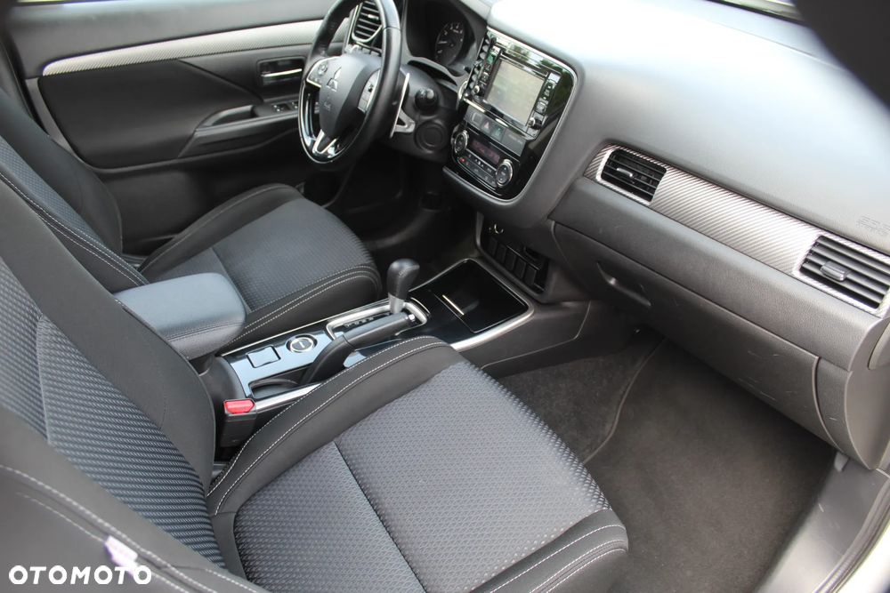 Mitsubishi Outlander 2.0 Intense + 4WD CVT - 10
