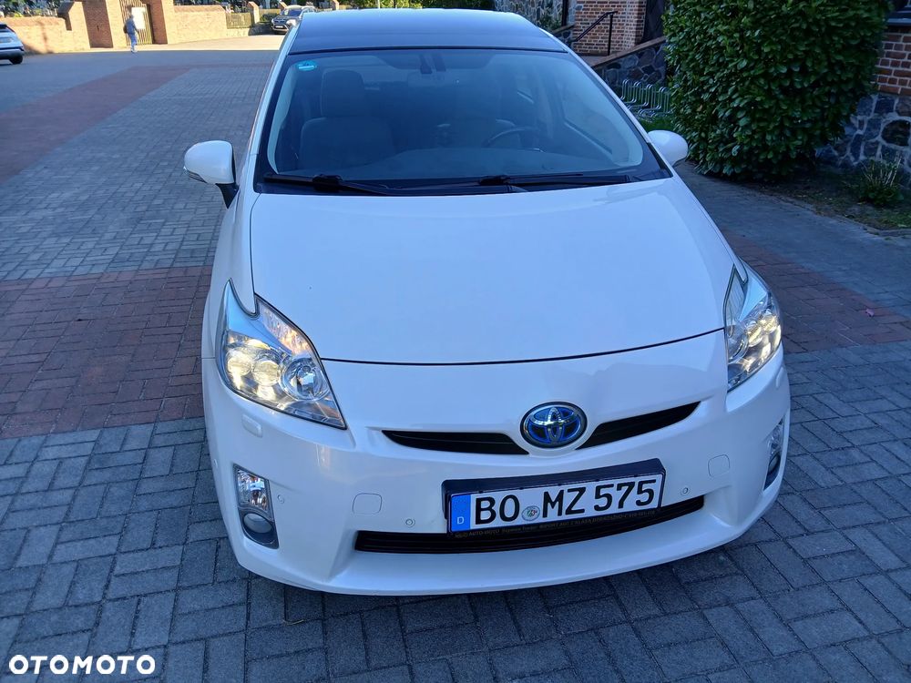 Toyota Prius (Hybrid) Executive - 28