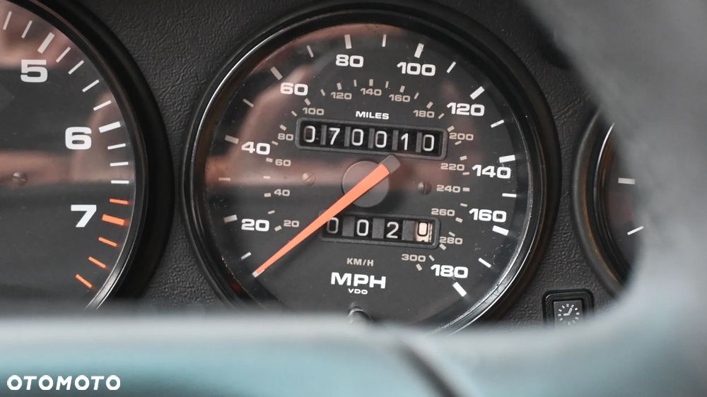 Porsche 911 Carrera - 37