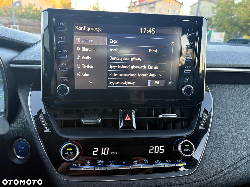 Toyota Corolla 1.8 Hybrid Comfort - 18