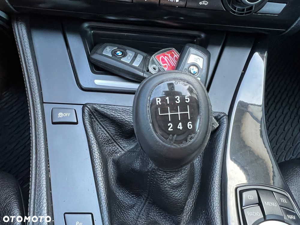 BMW Seria 5 525d - 35