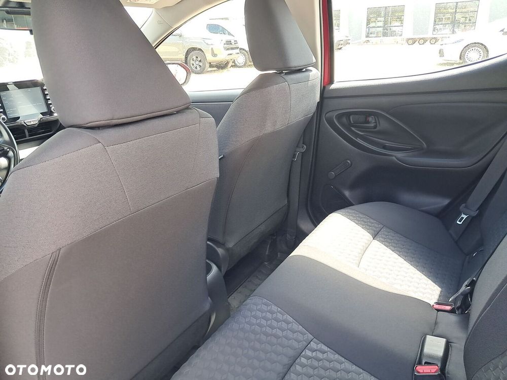 Toyota Yaris - 10