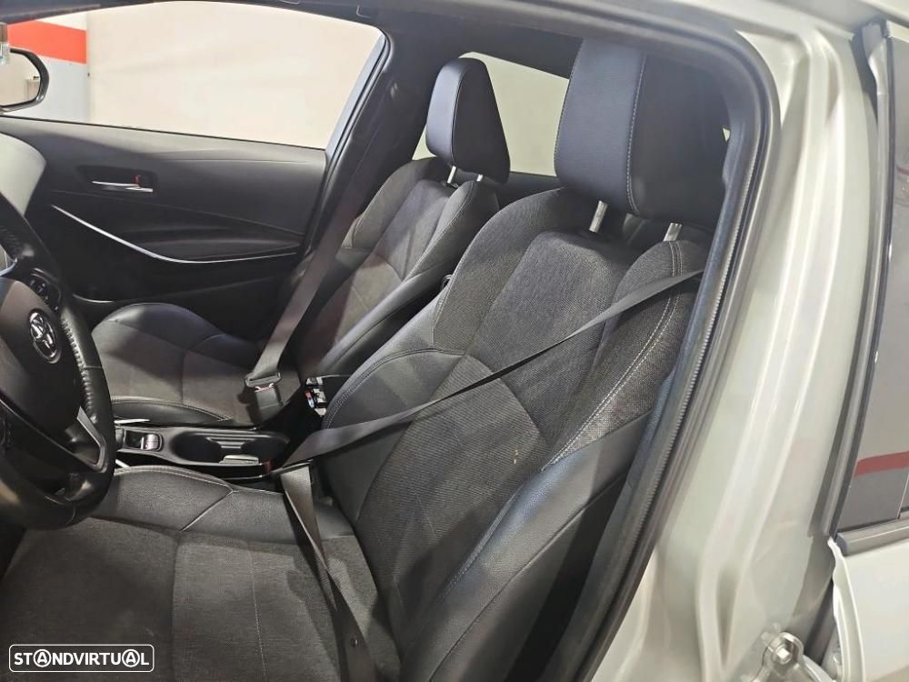 Toyota Corolla Touring Sports 1.8 Hybrid Comfort+P.Sport - 4